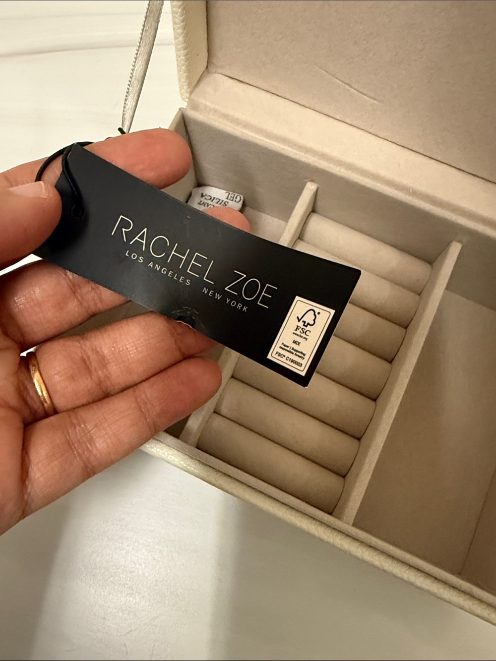 Rachel Zoe Cream and Blush Floral Jewelry Case - Picture 3 of 11